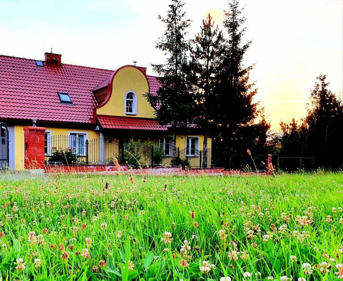 Big Yellow House Gorki Wielkie Kültér fotó